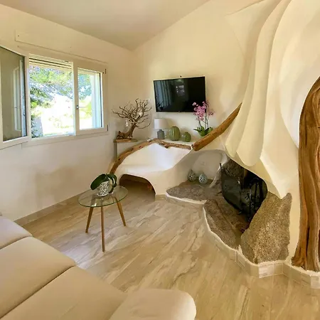 Dom wakacyjny House In Olive Grove Between Valley And Sea *